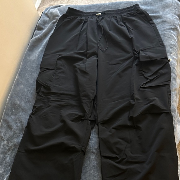 Men's Black Cargo Pants - Picture 1 of 1